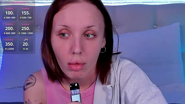 Snapshot of LianaFord chatting on 05/02/26, 04:28 LianaFord online show from 05/02/26, 04:28