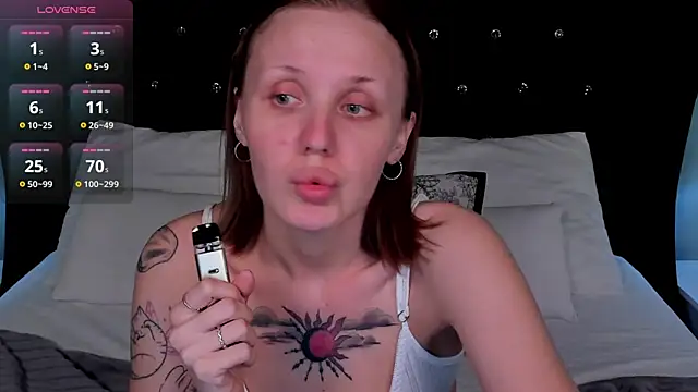Snapshot of LianaFord chatting on 05/15/26, 04:14 LianaFord online show from 05/15/26, 04:14