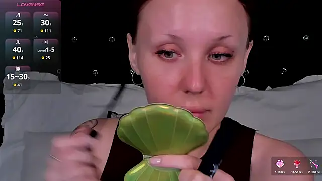Snapshot of LianaFord chatting on 05/17/26, 07:17 LianaFord online show from 05/17/26, 07:17