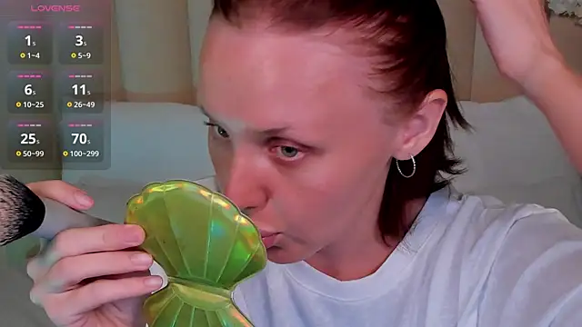 Snapshot of LianaFord chatting on 05/28/26, 05:16 LianaFord online show from 05/28/26, 05:16