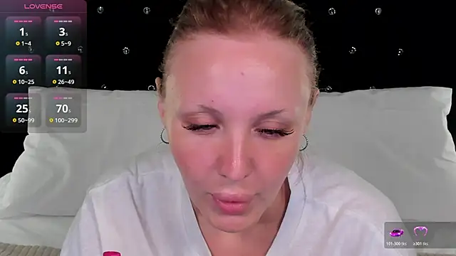 Snapshot of LianaFord chatting on 06/01/26, 05:53 LianaFord online show from 06/01/26, 05:53