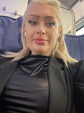 Snapshot of JennaLinn chatting on 01/21/25, 11:35 JennaLinn online show from 01/21/25, 11:35