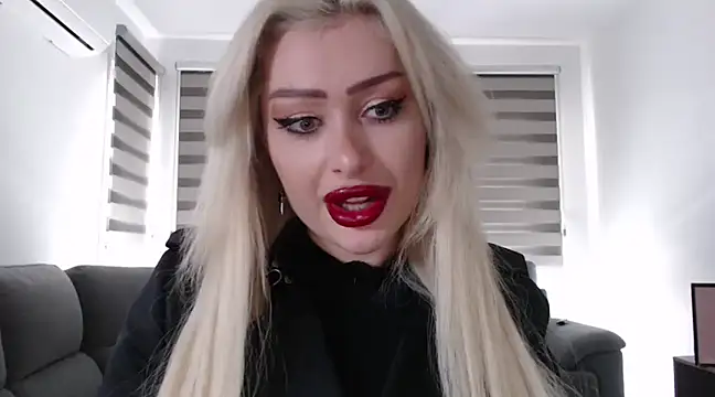 Snapshot of JennaLinn chatting on 02/03/25, 11:42 JennaLinn online show from 02/03/25, 11:42