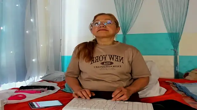 Snapshot of anthonela_mature_ chatting on 04/25/26, 05:32 anthonela mature online show from 04/25/26, 05:32