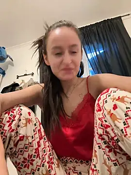 Snapshot of Zeyna1 chatting on 12/20/24, 02:49 Zeyna1 online show from 12/20/24, 02:49