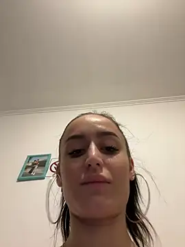 Snapshot of Zeyna1 chatting on 12/29/24, 02:17 Zeyna1 online show from 12/29/24, 02:17