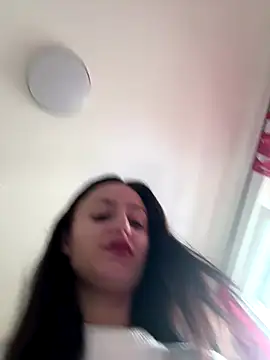 Snapshot of Zeyna1 chatting on 10/08/25, 10:02 Zeyna1 online show from 10/08/25, 10:02