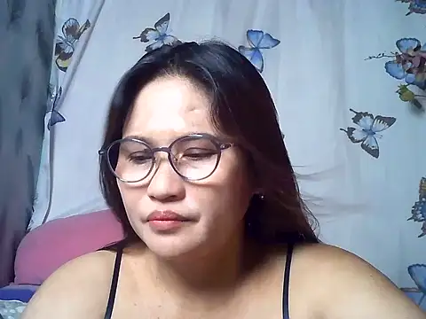 Snapshot of Amazing_Angel22 chatting on 06/26/26, 02:16 Amazing Angel22 online show from 06/26/26, 02:16
