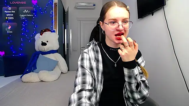 KateJonson online show from 01/07/25, 08:03