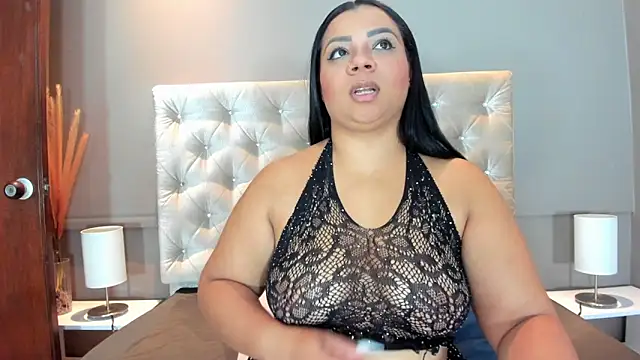 Snapshot of MelanyShayk chatting on 12/14/24, 12:55 MelanyShayk online show from 12/14/24, 12:55