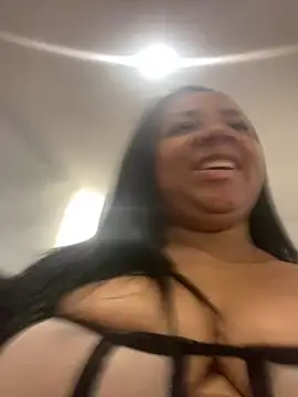 Snapshot of MelanyShayk chatting on 01/02/25, 04:24 MelanyShayk online show from 01/02/25, 04:24