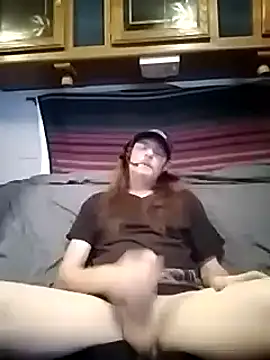 truckerlove69 online show from 01/03/25, 04:16