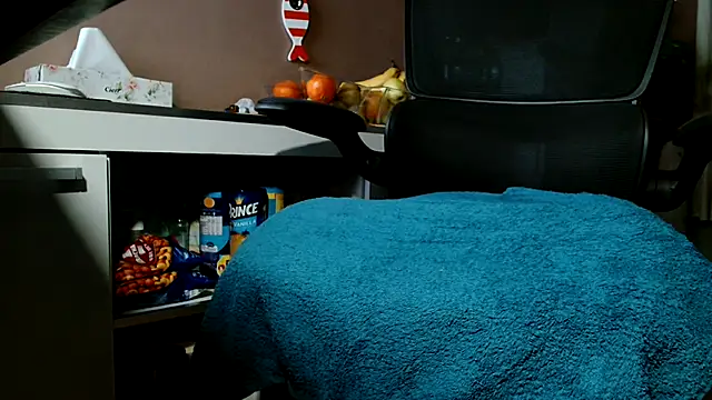 Snapshot of suedel65 chatting on 09/30/25, 03:22 suedel65 online show from 09/30/25, 03:22