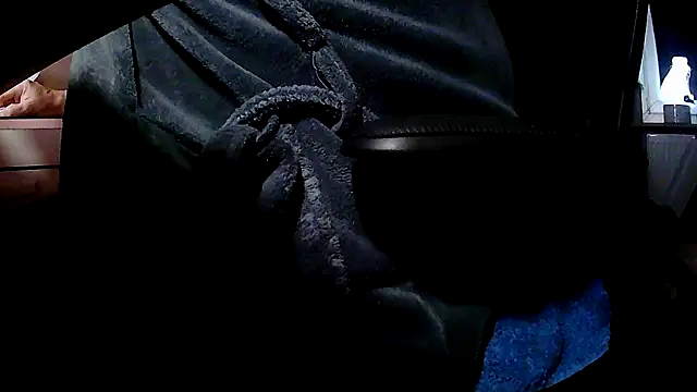 Snapshot of suedel65 chatting on 12/05/25, 03:04 suedel65 online show from 12/05/25, 03:04