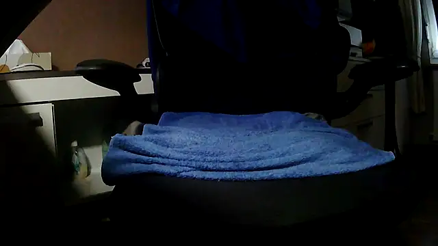 Snapshot of suedel65 chatting on 12/17/25, 06:30 suedel65 online show from 12/17/25, 06:30