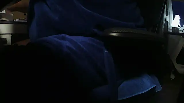 Snapshot of suedel65 chatting on 12/19/25, 04:14 suedel65 online show from 12/19/25, 04:14