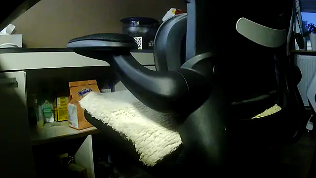 suedel65 online show from 05/01/26, 03:44