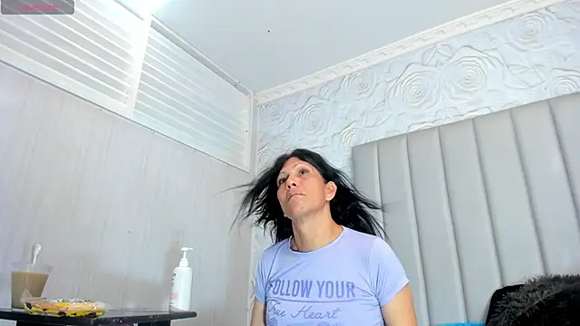 Snapshot of Cleopatra_Trans chatting on 02/04/26, 01:17 Cleopatra Trans online show from 02/04/26, 01:17