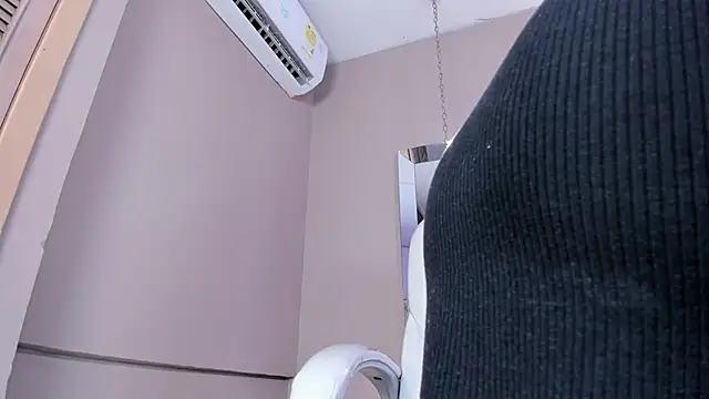 Snapshot of _BunnyNaugthy chatting on 11/19/25, 12:05 BunnyNaugthy online show from 11/19/25, 12:05