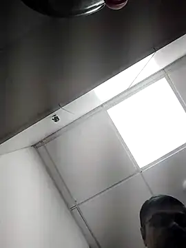 Desi Londa 143 online show from 09/10/25, 12:16