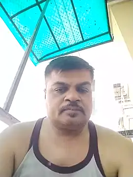 Snapshot of Desi_Londa_143 chatting on 06/21/26, 02:58 Desi Londa 143 online show from 06/21/26, 02:58