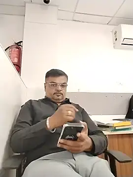 Snapshot of Desi_Londa_143 chatting on 07/08/26, 05:56 Desi Londa 143 online show from 07/08/26, 05:56