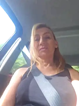 Snapshot of HotLana69 chatting on 09/11/25, 08:36 HotLana69 online show from 09/11/25, 08:36