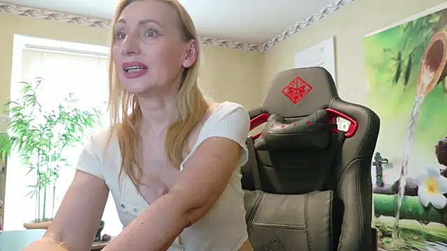 HotLana69 online show from 04/20/26, 04:32