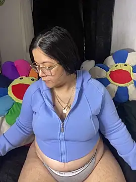 Snapshot of MsConejitaa chatting on 05/28/26, 04:04 MsConejitaa online show from 05/28/26, 04:04