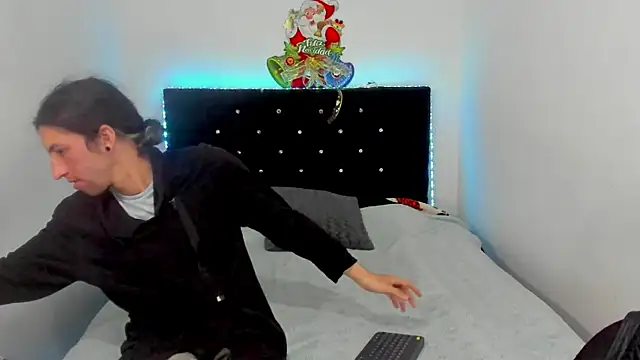 shelby  hotshoww online show from 12/18/24, 01:15