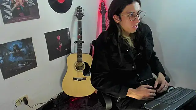 shelby  hotshoww online show from 02/05/25, 10:55