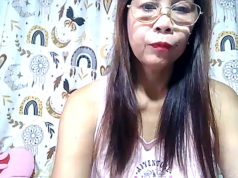 Snapshot of urwife_tobe chatting on 05/04/26, 09:11 urwife tobe online show from 05/04/26, 09:11