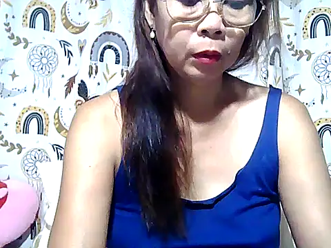 Snapshot of urwife_tobe chatting on 05/05/26, 01:19 urwife tobe online show from 05/05/26, 01:19