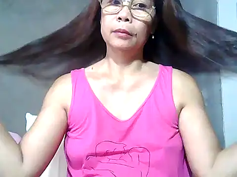 Snapshot of urwife_tobe chatting on 05/11/26, 09:01 urwife tobe online show from 05/11/26, 09:01