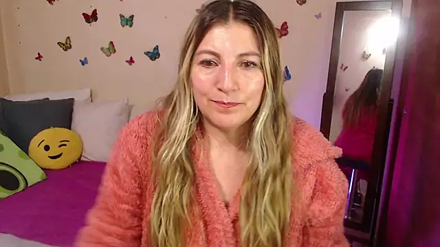 Jolie-Mature online show from 02/14/25, 10:47