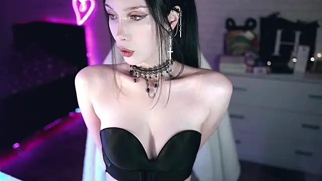 Snapshot of _Uindi_ chatting on 12/02/24, 04:09 Uindi online show from 12/02/24, 04:09