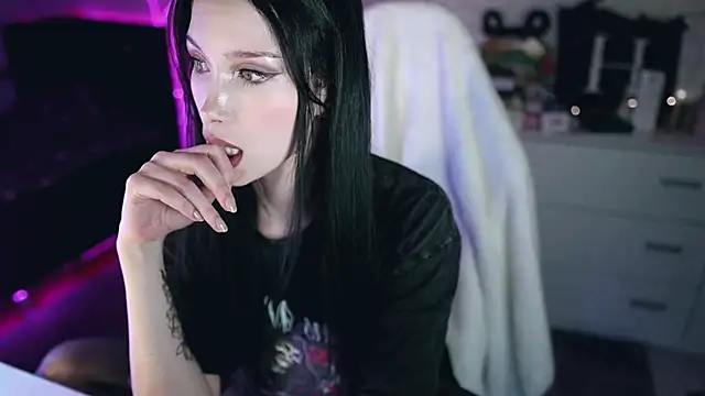 Snapshot of _Uindi_ chatting on 12/09/24, 07:39 Uindi online show from 12/09/24, 07:39