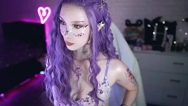 Snapshot of _Uindi_ chatting on 12/27/24, 04:54 Uindi online show from 12/27/24, 04:54