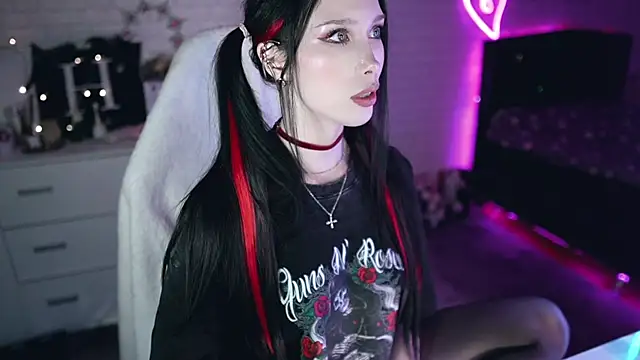 Snapshot of _Uindi_ chatting on 03/10/25, 10:02 Uindi online show from 03/10/25, 10:02