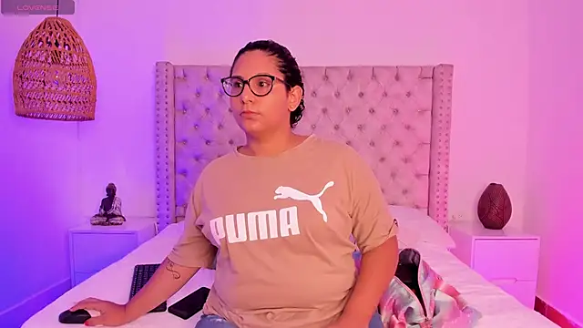 DanielleEvans  online show from 03/22/25, 11:21