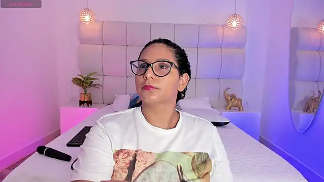 DanielleEvans  online show from 09/16/25, 11:22