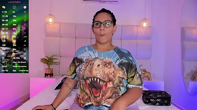 DanielleEvans  online show from 09/18/25, 11:23