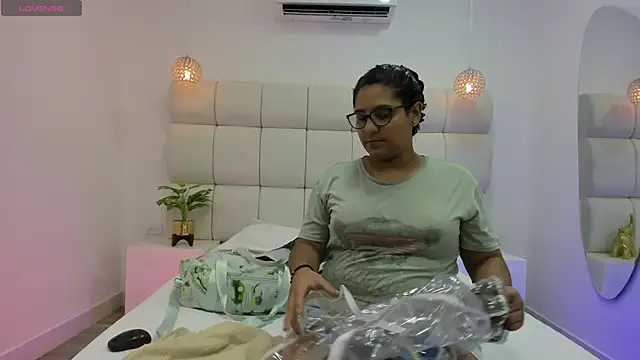 DanielleEvans  online show from 09/21/25, 11:23