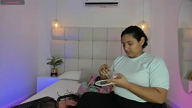 DanielleEvans  online show from 10/09/25, 11:19