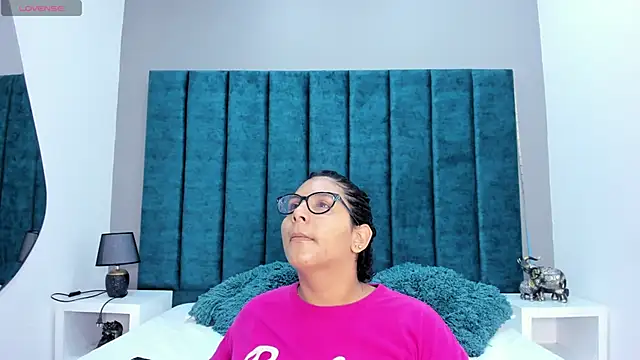 DanielleEvans  online show from 12/14/25, 11:15