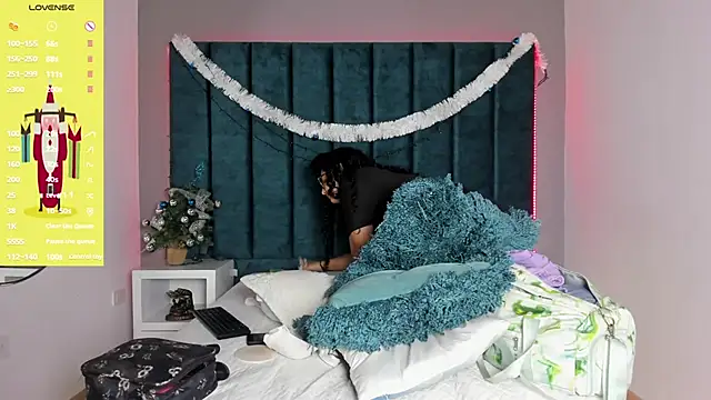 DanielleEvans  online show from 01/05/26, 05:27