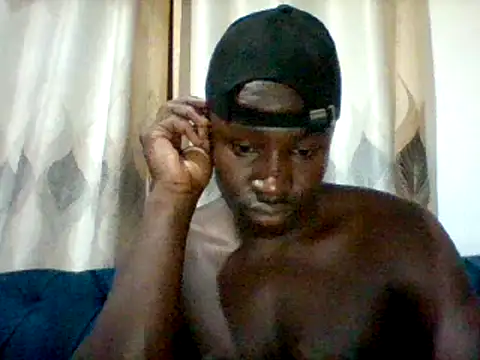 Snapshot of mclntz_bbc chatting on 05/13/26, 12:24 mclntz bbc online show from 05/13/26, 12:24