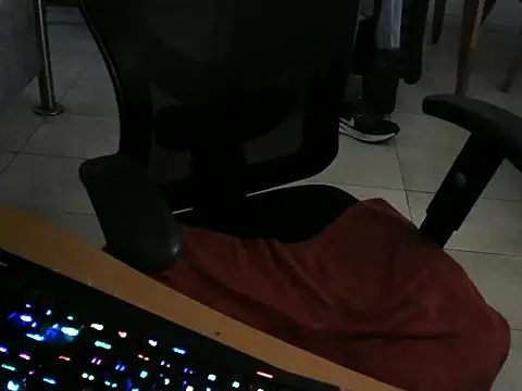 Snapshot of charly2994 chatting on 03/19/26, 03:43 charly2994 online show from 03/19/26, 03:43