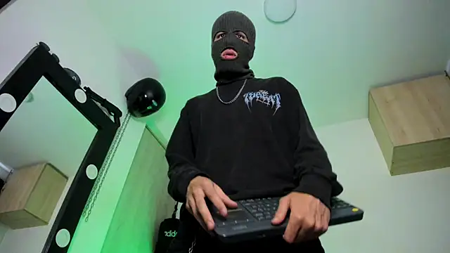 Samuel Suarez online show from 09/29/25, 12:43