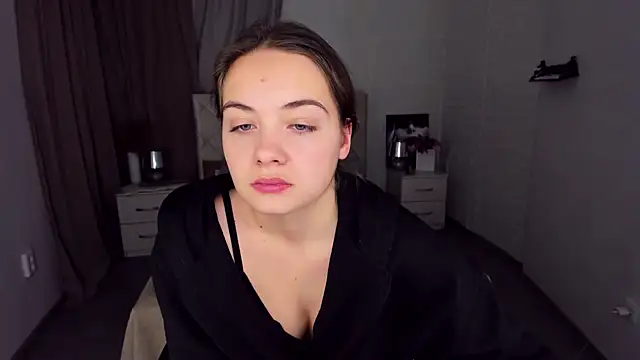 KristinaLoison online show from 12/18/24, 07:52